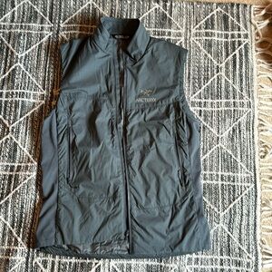 Men’s Arcteryx lightweight vest
